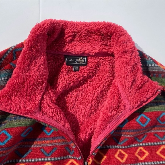 SOLD Jane Ashley Cozy Fleece Vest - Picture 4 of 7